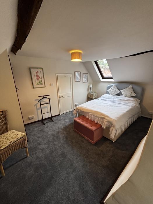 Double bedroom under the eaves